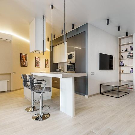 Sea Symphony Design Apartment Одеса Екстериор снимка