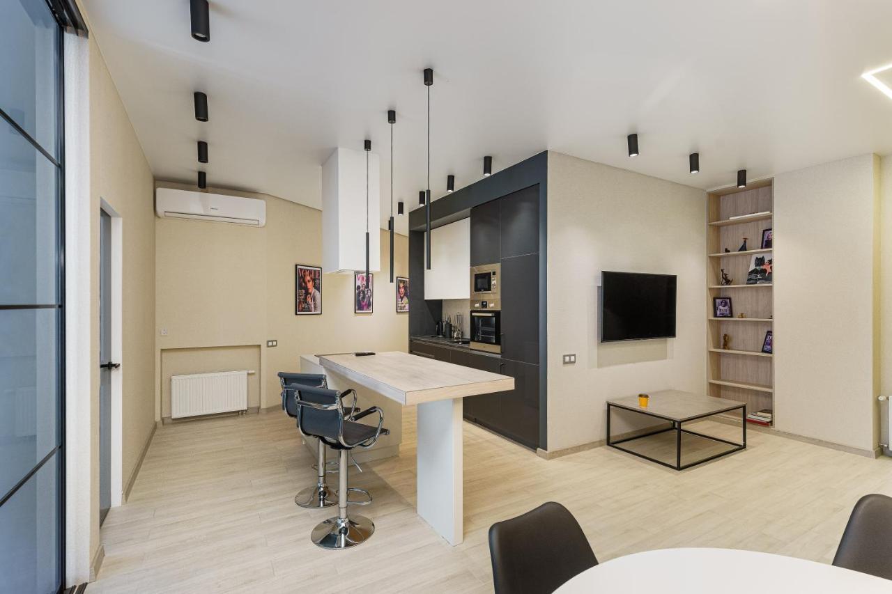 Sea Symphony Design Apartment Одеса Екстериор снимка